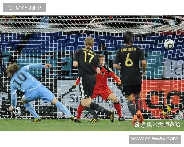 足球明星的强大魅力与传奇故事揭示了他们在绿茵场上的无与伦比的风采与实力 足球明星的强大魅力与传奇故事揭示了他们在绿茵场上的无与伦比的风采与实力